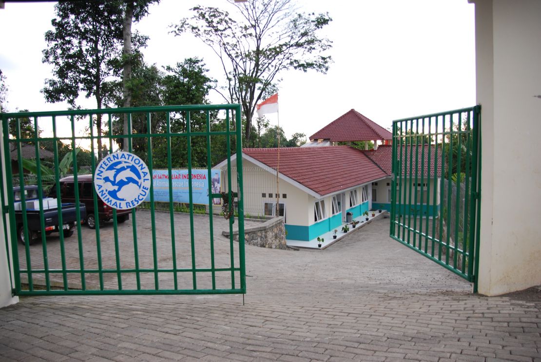 The front gate of the centre in Ciapus