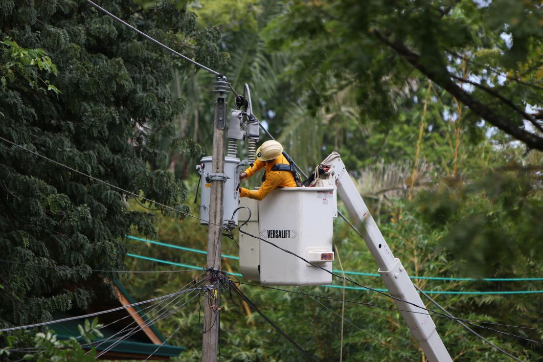 Insulating a transformer in Costa Rica